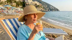 Mediterrane Ernährung für Senioren: mehr Nährstoffe, kleinere Portionen, geringere Kosten